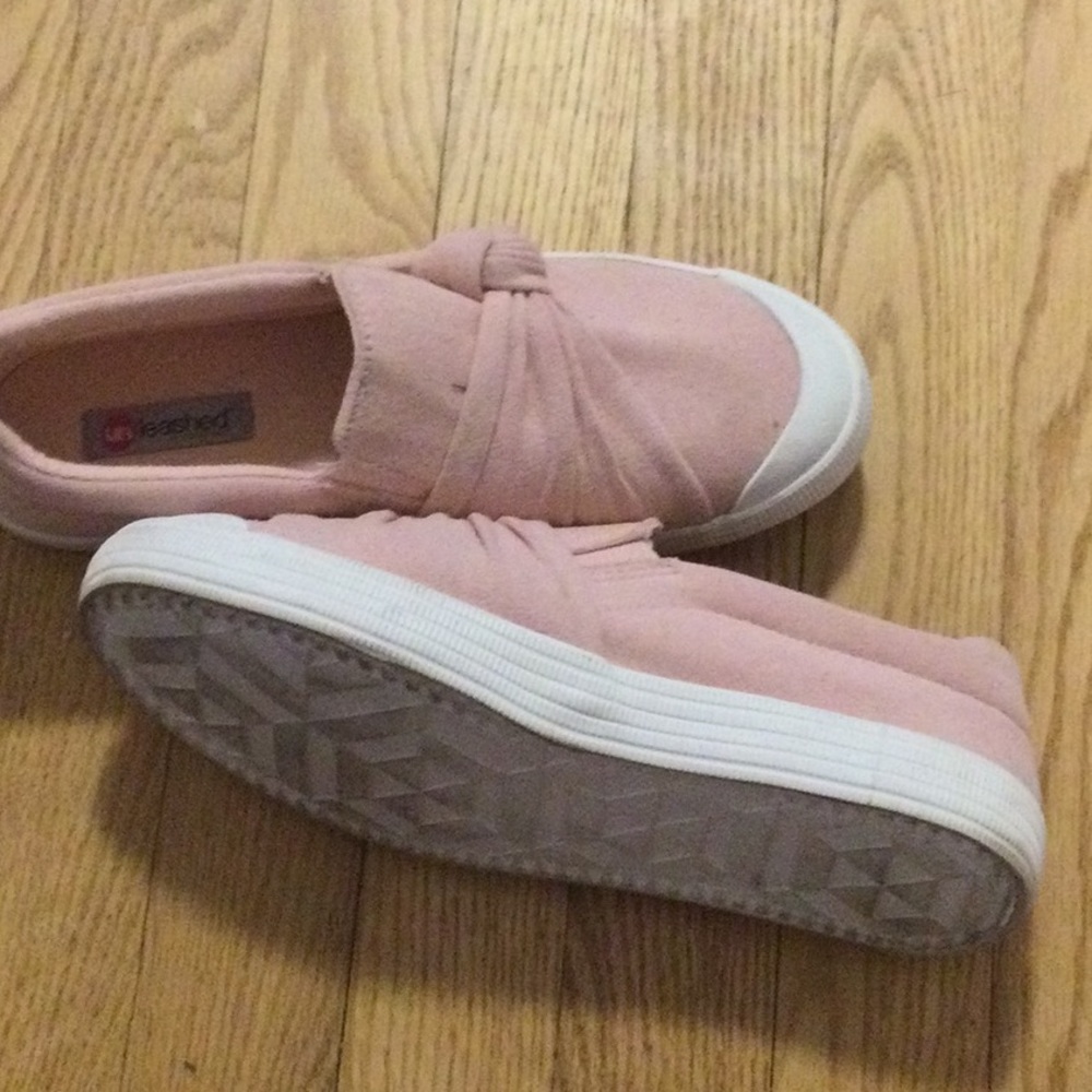 Pink T-Shoes - Picture 2 of 4